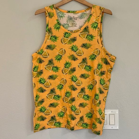 Hollywood Tops - NWT Hollywood pineapple cotton tank L